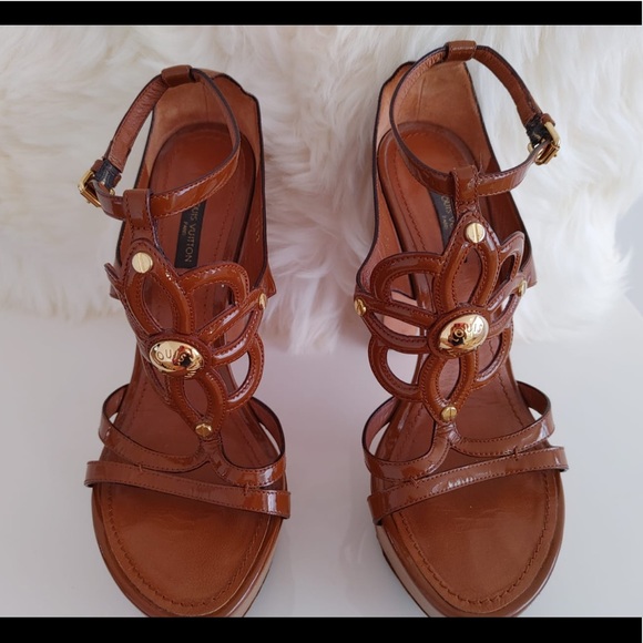 Louis Vuitton Patent Leather Sandal size 37 - Picture 3 of 5